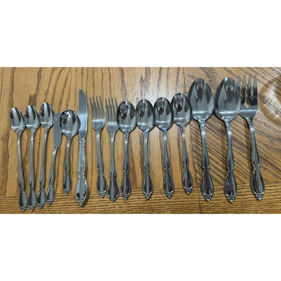 Oneida Community Chatelaine Assorted Flatware Lot 16 Pieces Iced Tea Serving ++ - Picture 1 of 8